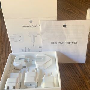Apple World Travel Adapter Kit - White